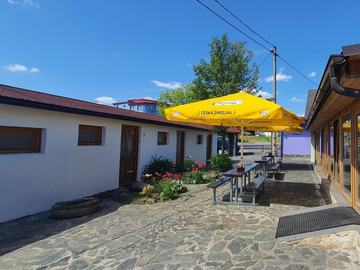 Katerina Restaurant A Penzion Rozvadov Εξωτερικό φωτογραφία